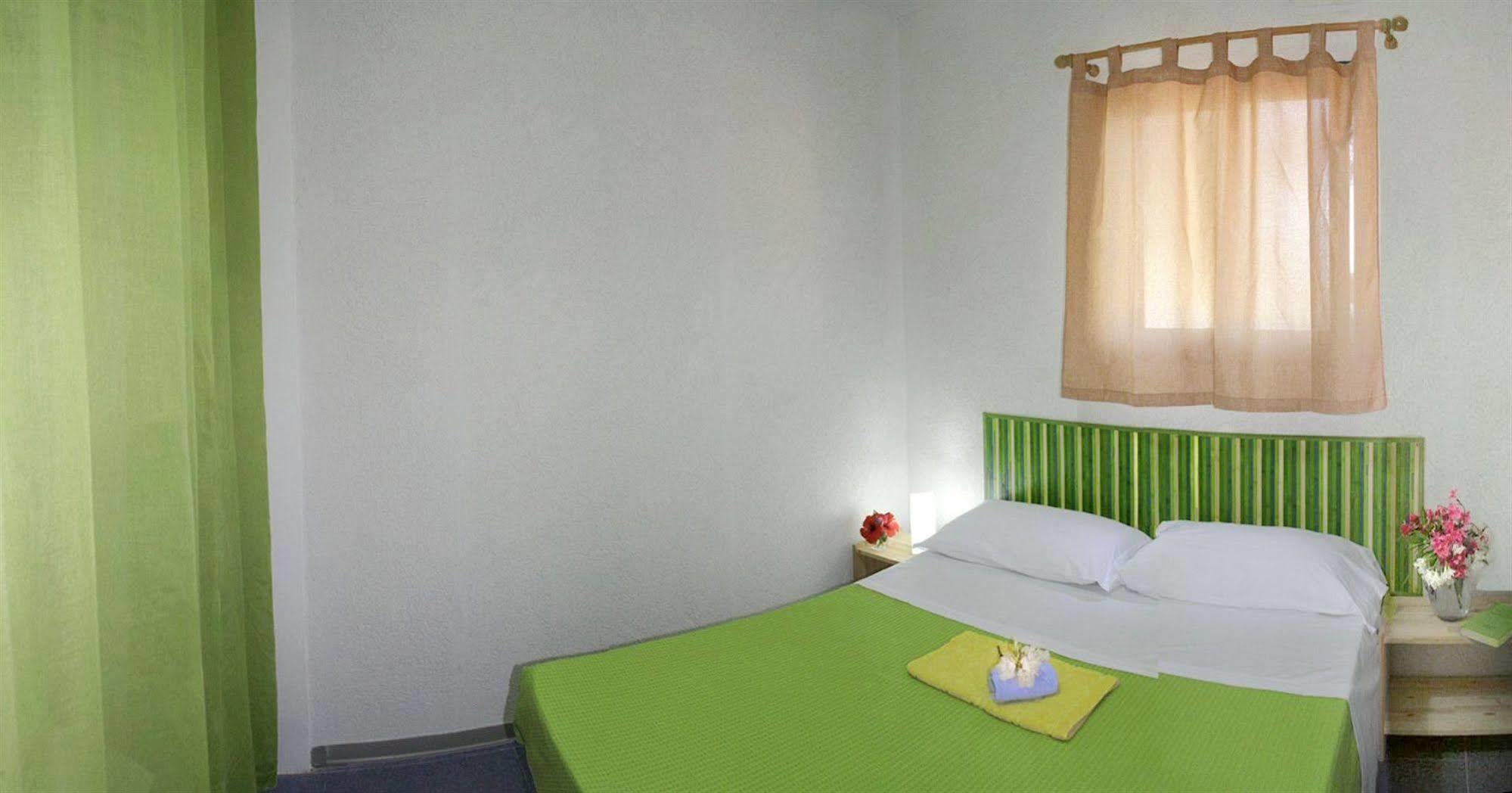 Camping Villaggio Lamaforca Torre Santa Sabina Ngoại thất bức ảnh